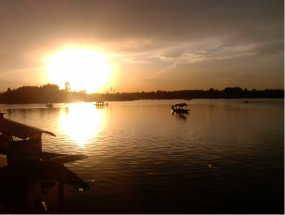 Houseboatview_Kunj_insideiim