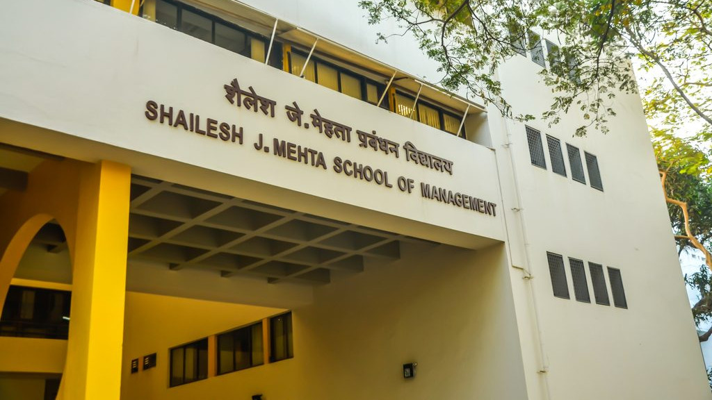 A Fresher's Journey Into SJMSOM IIT Bombay - Ananda Roy Chowdhury