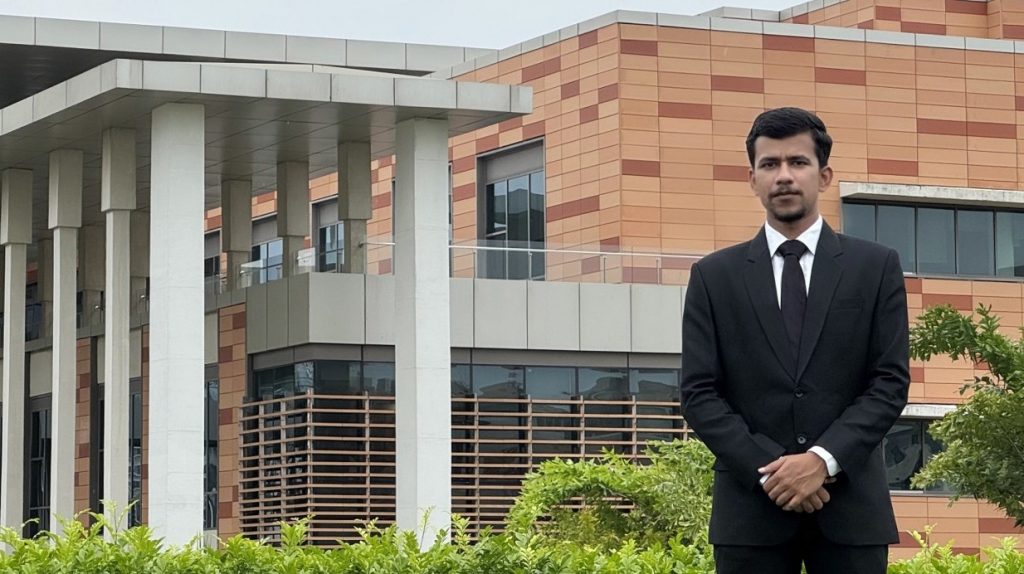The First 100 Days At An IIM: What Separates Surviving From Succeeding